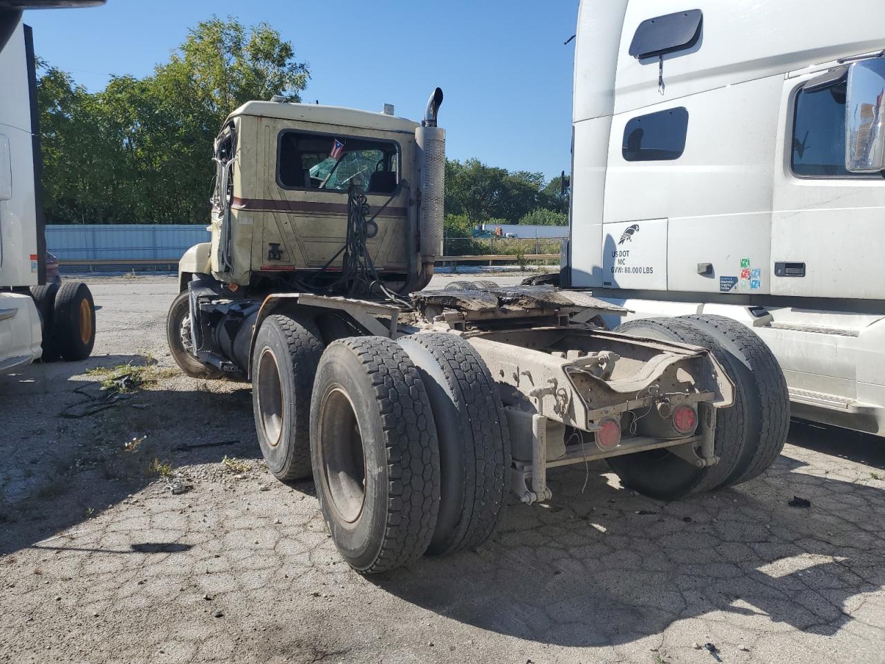 Lot #3269124692 1999 MACK 600 CH600