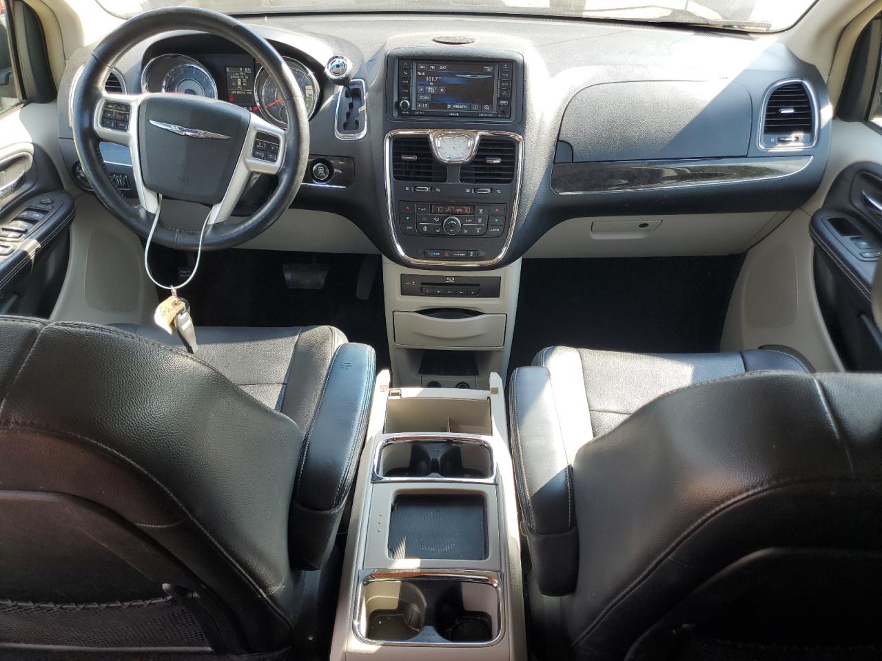 CHRYSLER TOWN & COUNTRY TOURING L