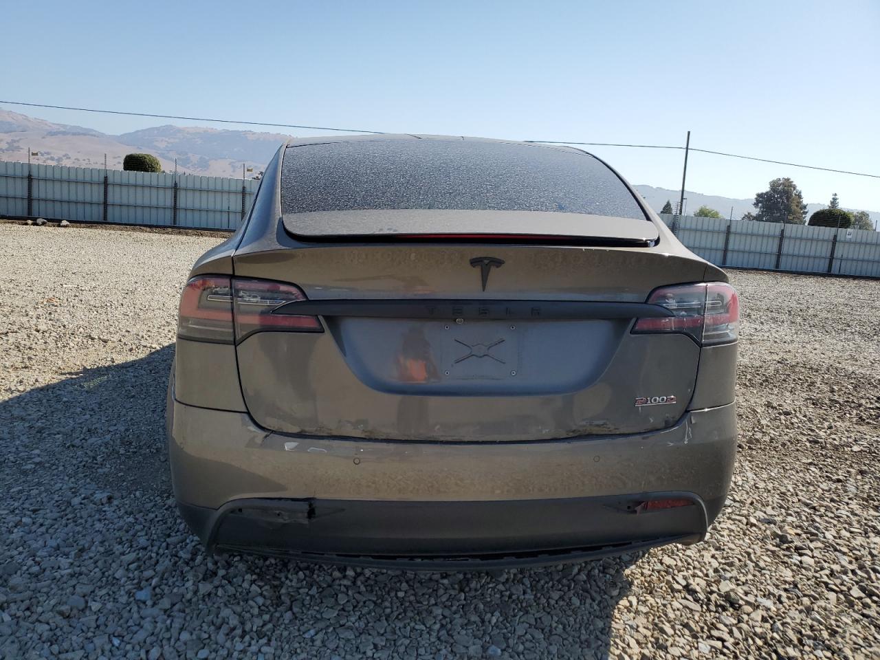 TESLA MODEL X