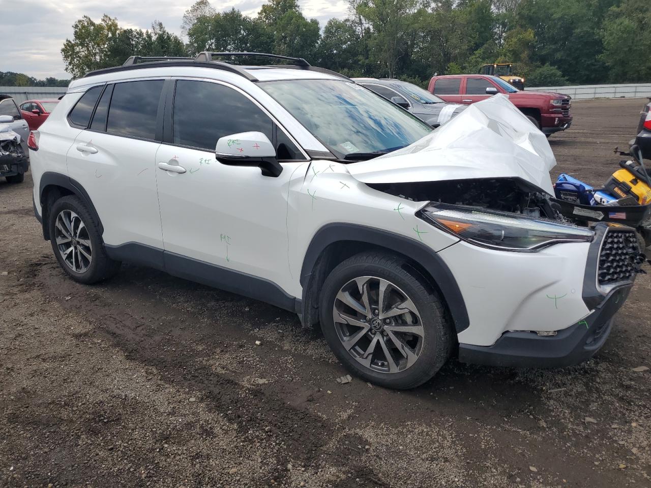 TOYOTA COROLLA CROSS XLE