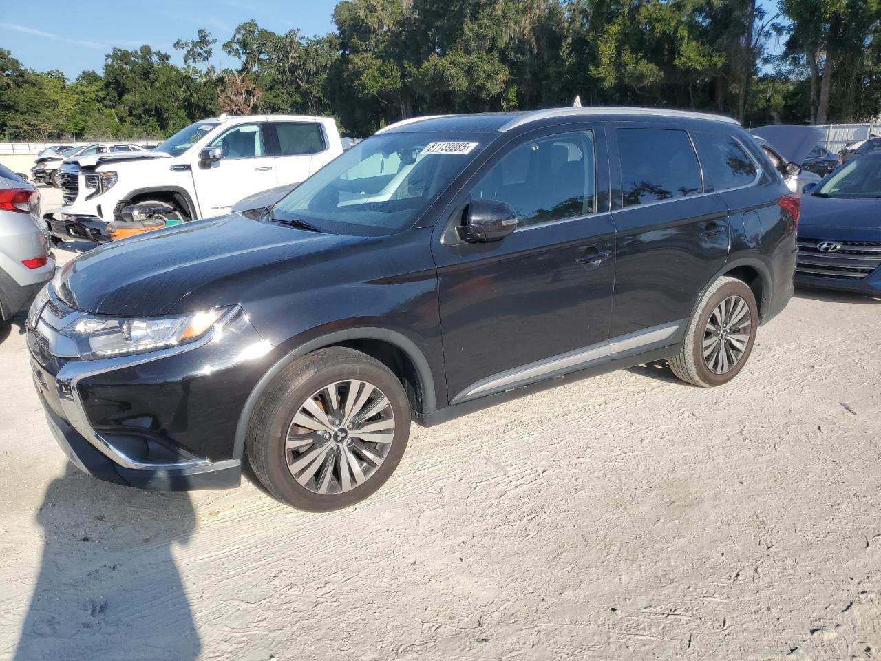 MITSUBISHI OUTLANDER SE