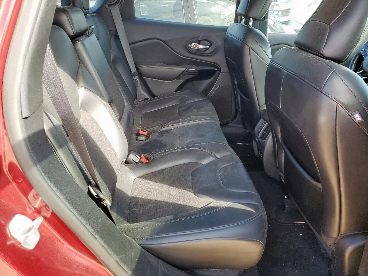 JEEP GRAND CHEROKEE LATITUDE PLUS