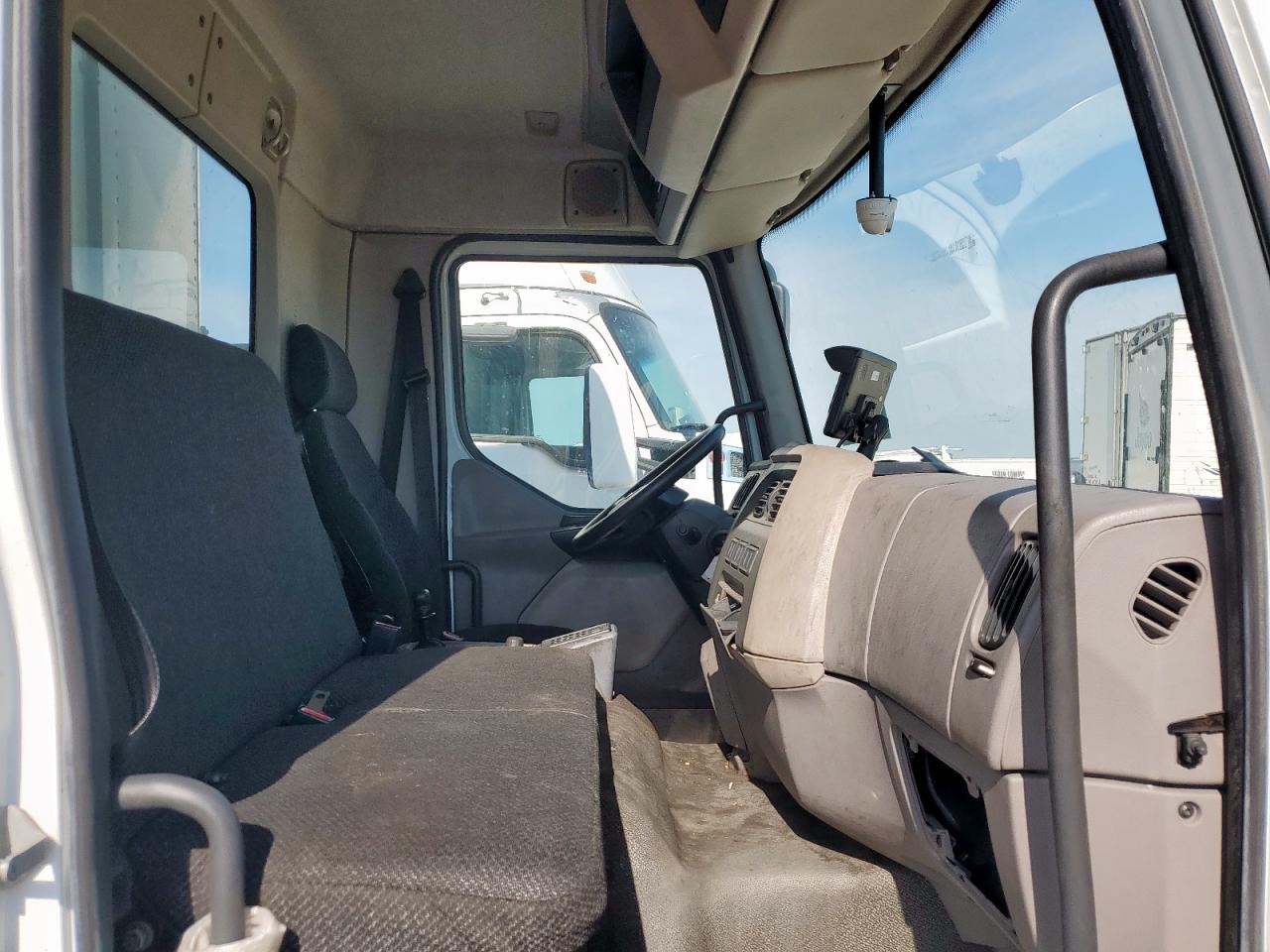 Lot #3317839240 2021 PETERBILT 220