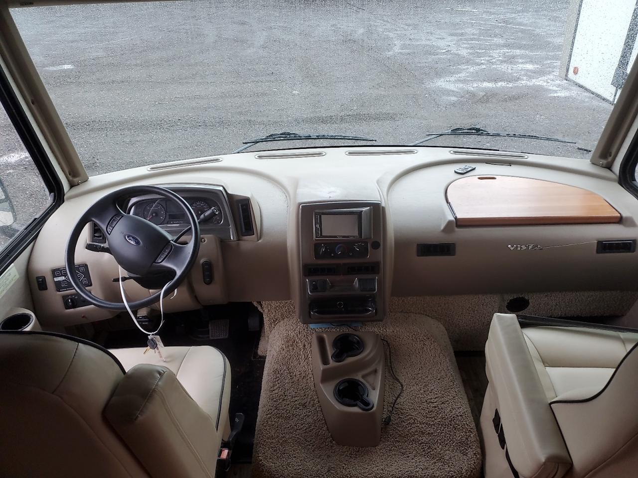 Lot #3296965826 2017 WINNEBAGO VISTA