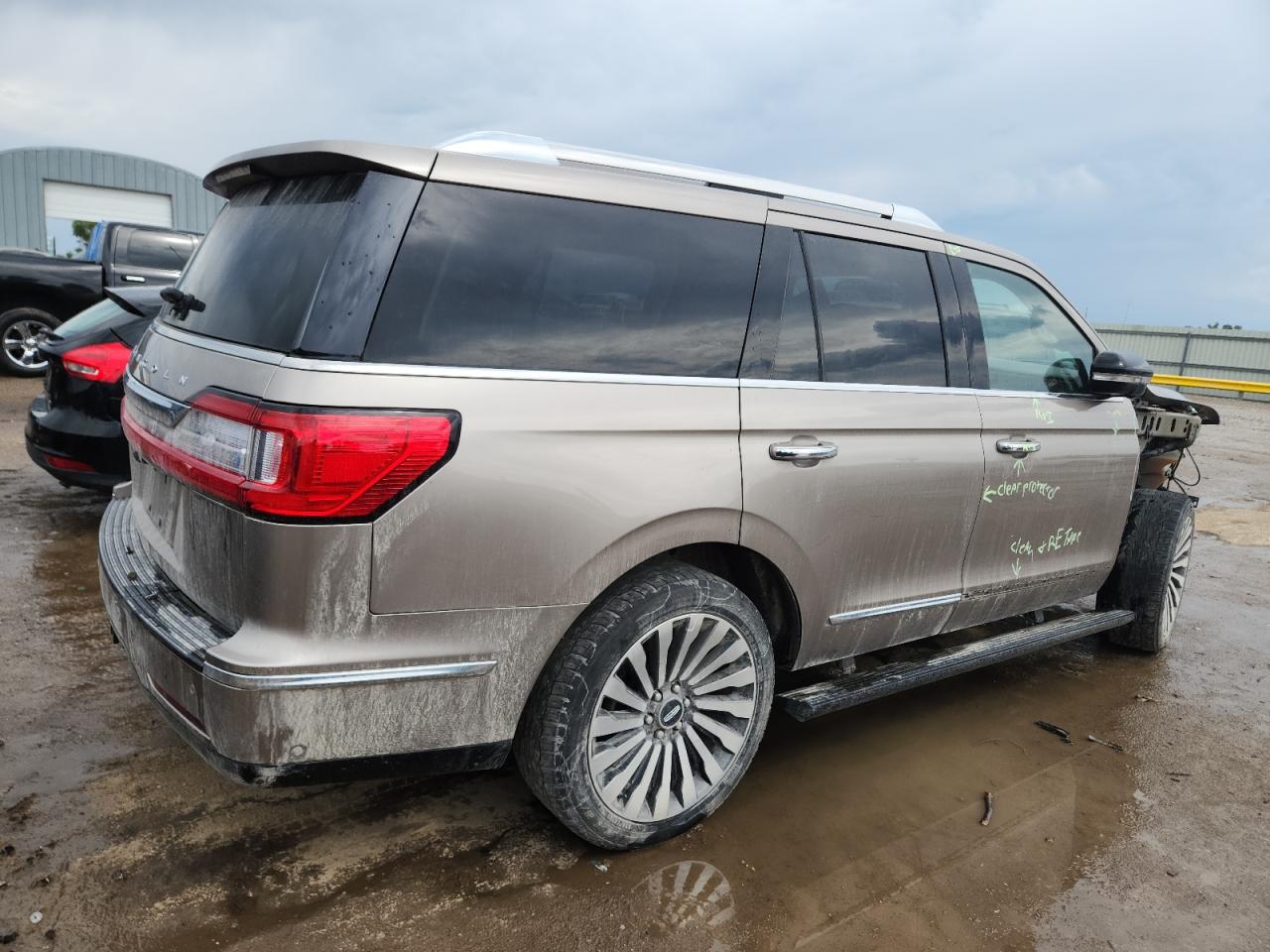 LINCOLN NAVIGATOR RESERVE