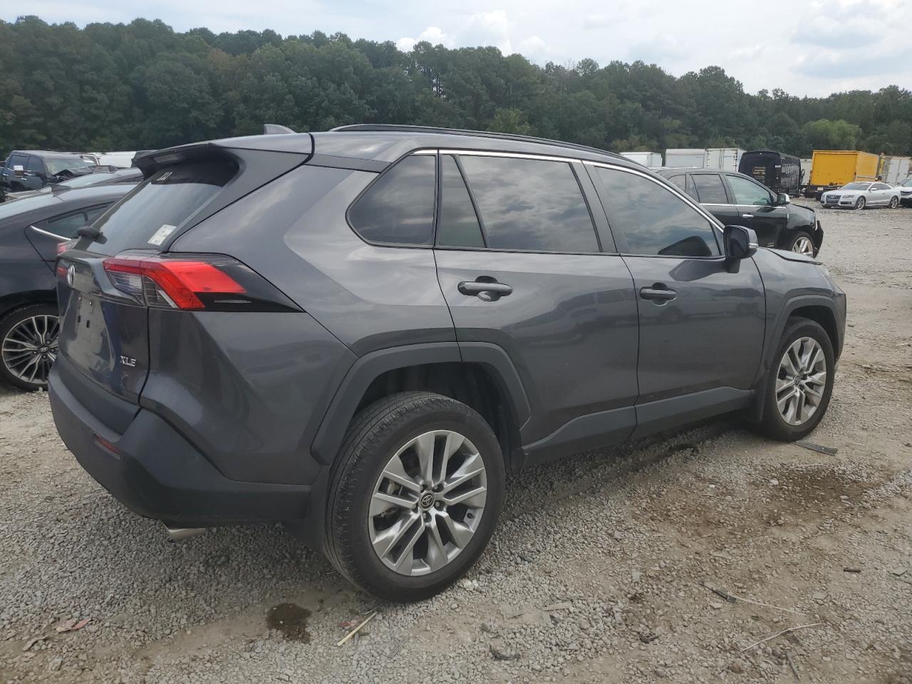 TOYOTA RAV4 XLE PREMIUM