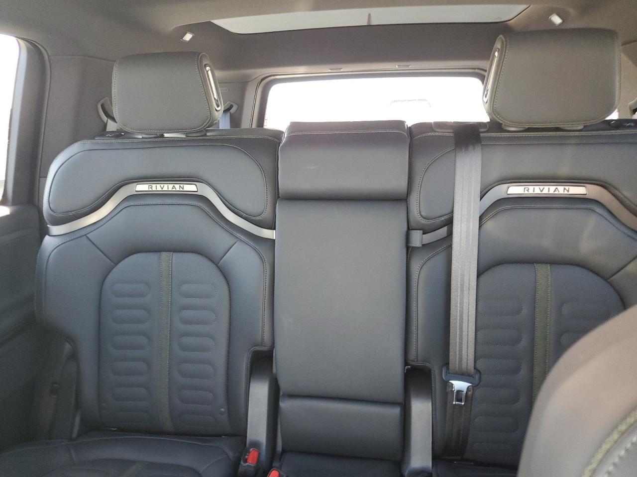 RIVIAN R1S ADVENTURE