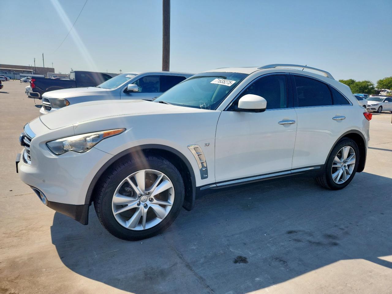INFINITI QX70