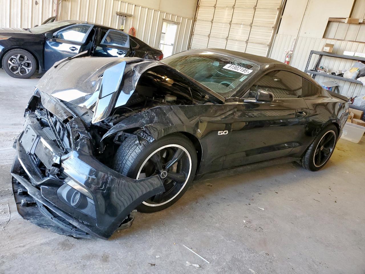  Salvage Ford Mustang