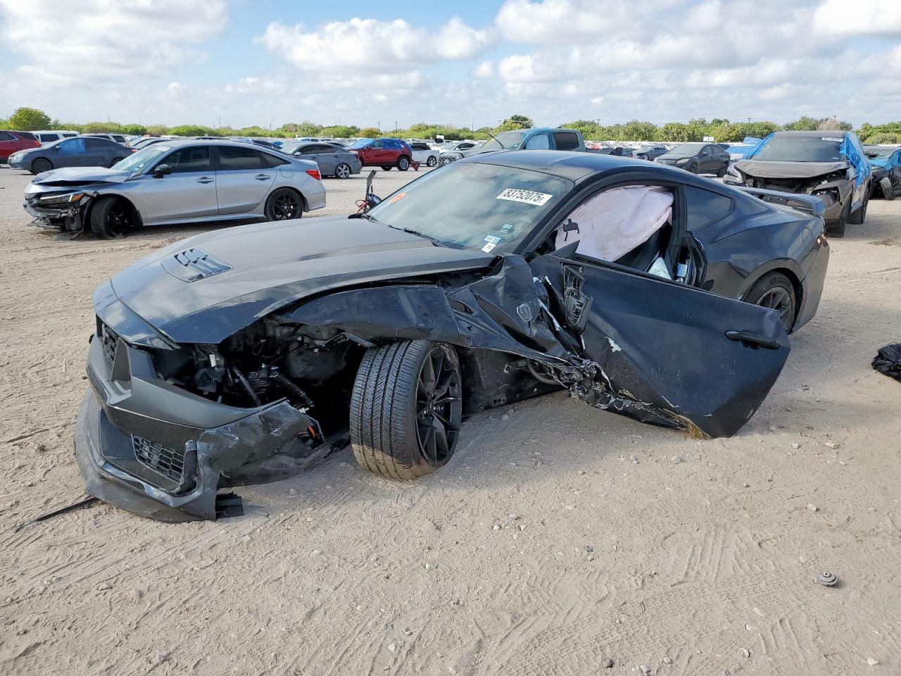 FORD MUSTANG DARK HORSE