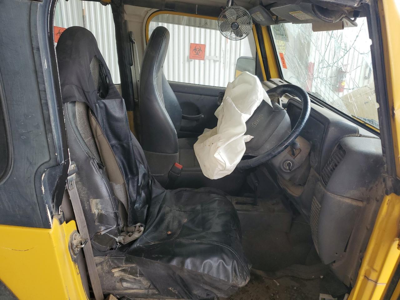 Lot #3302713010 2000 JEEP WRANGLER /