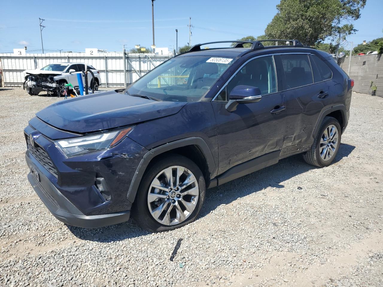 TOYOTA RAV4 XLE PREMIUM