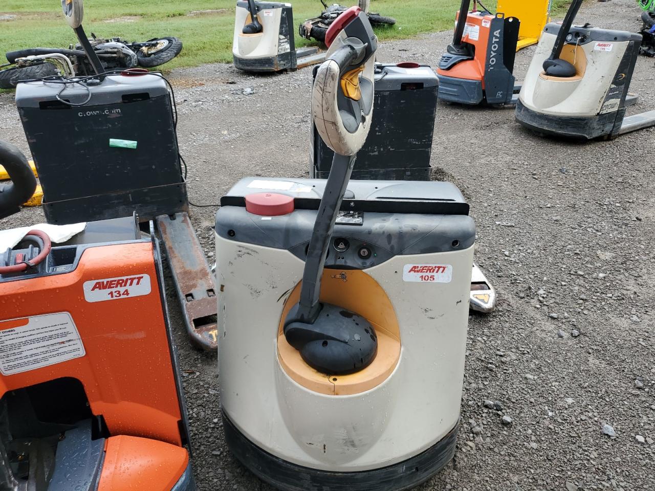 Lot #3246796839 2020 CROWN ELECTRIC PALLET JACK