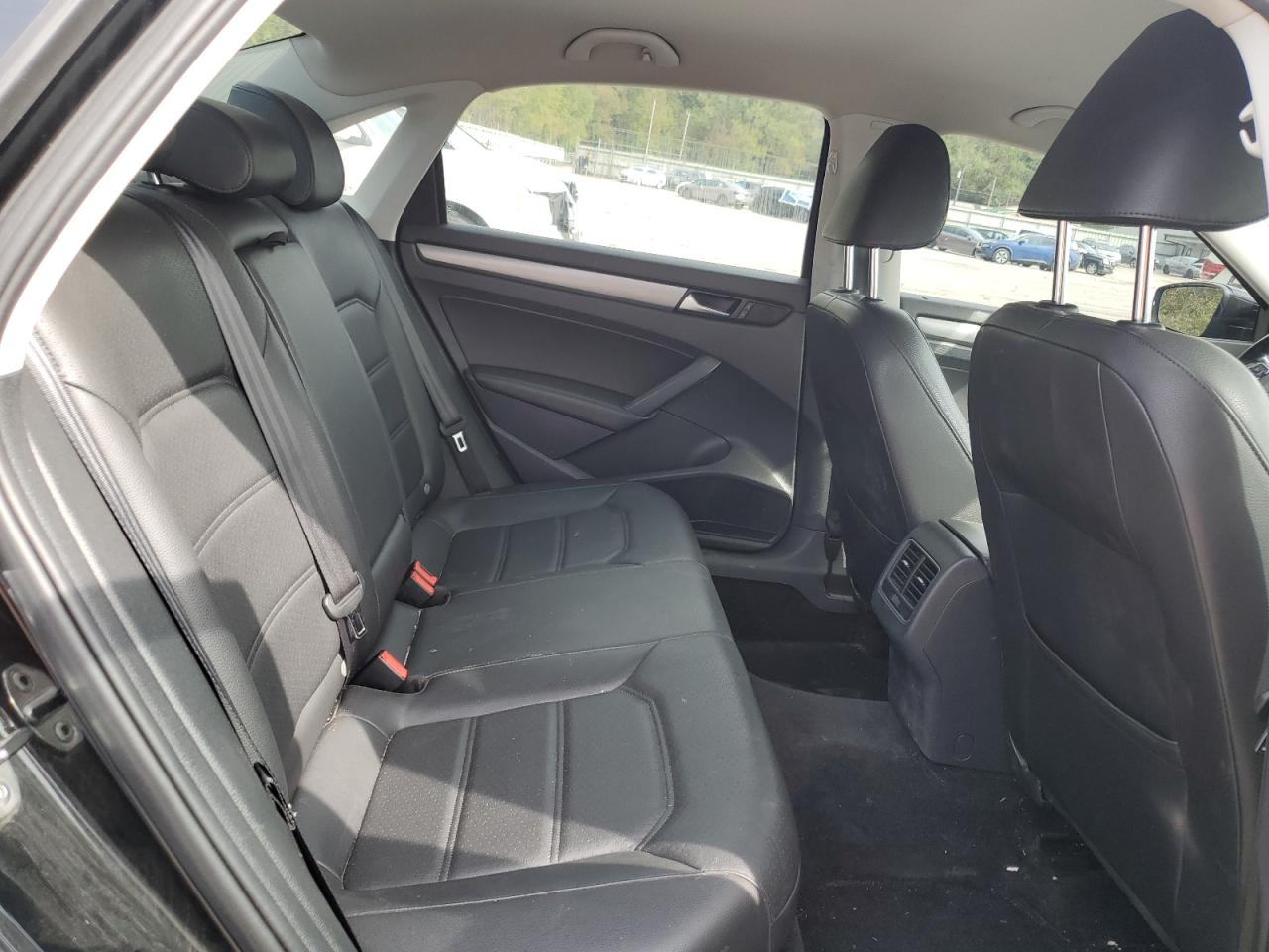 VOLKSWAGEN PASSAT SE