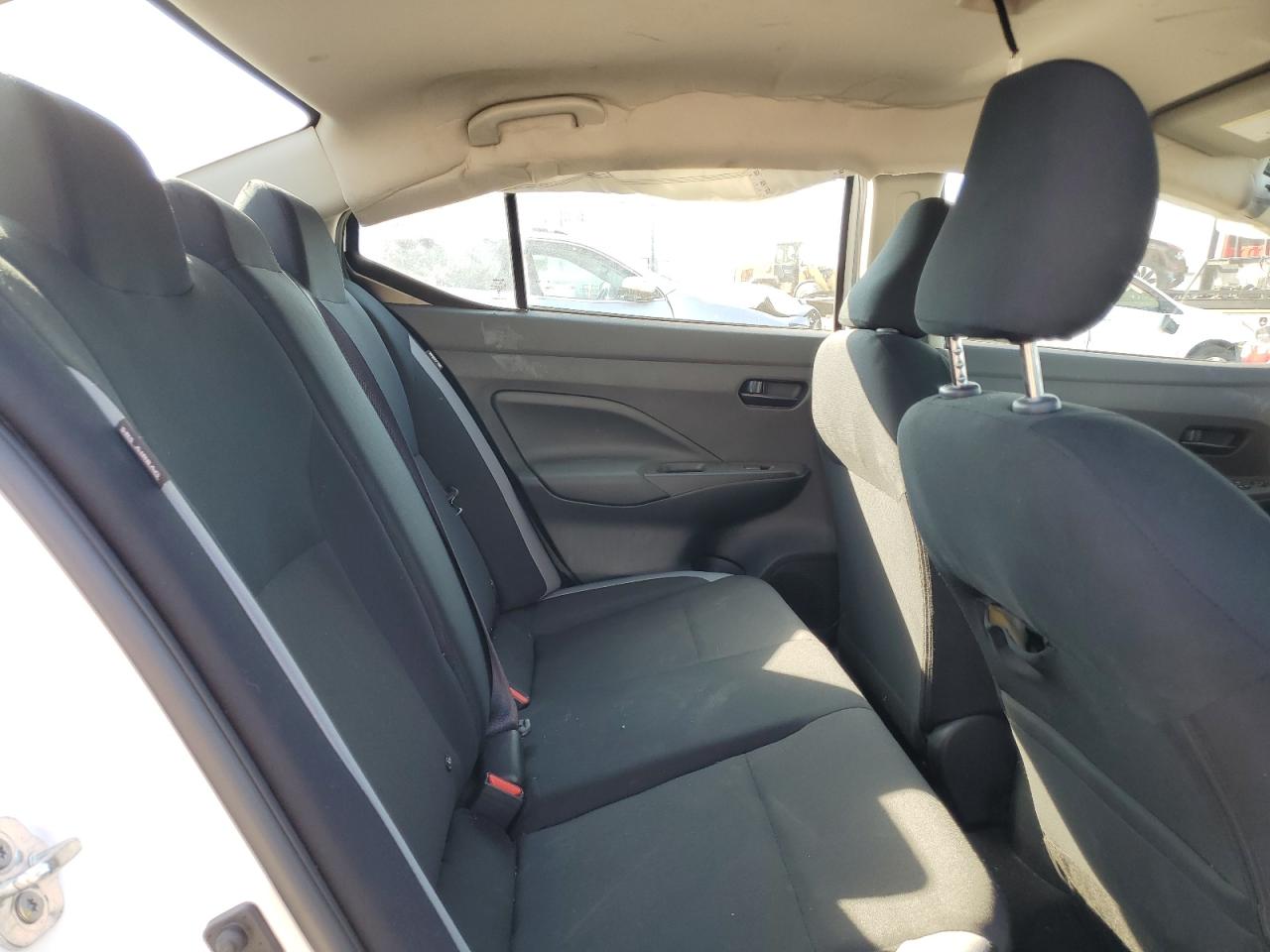 NISSAN VERSA S