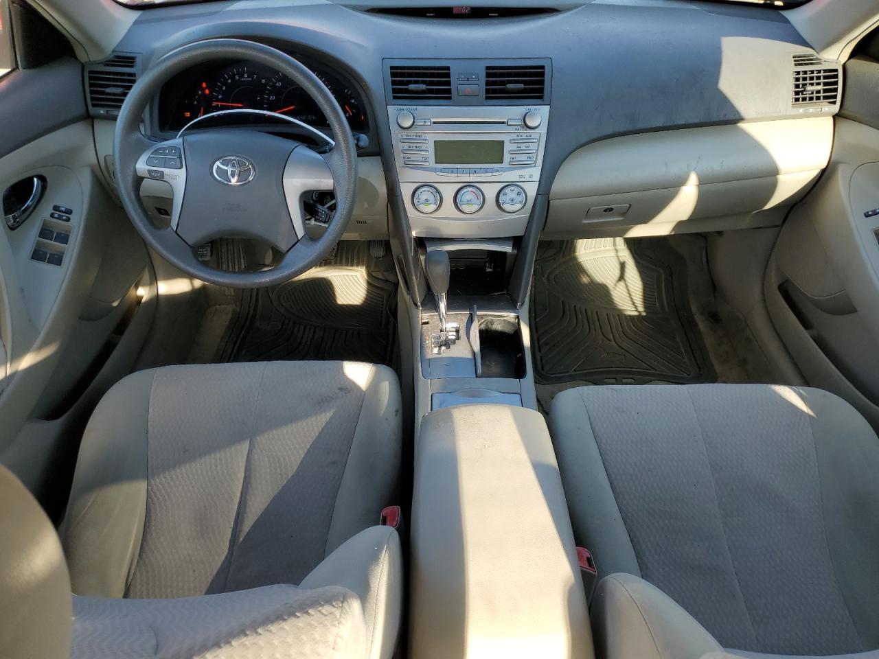 TOYOTA CAMRY BASE