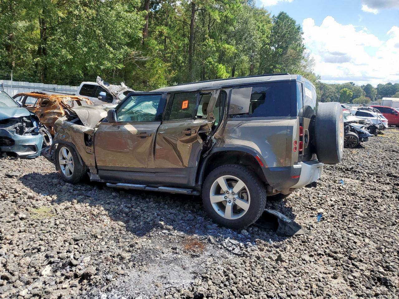LAND ROVER DEFENDER 110 1ST EDITION