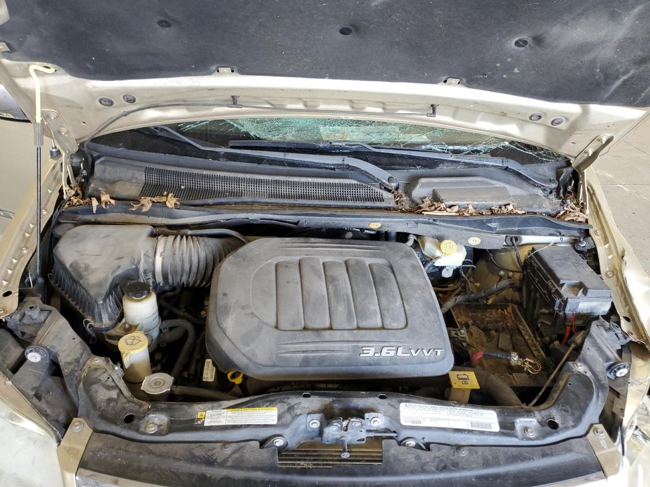 CHRYSLER TOWN & COUNTRY TOURING L