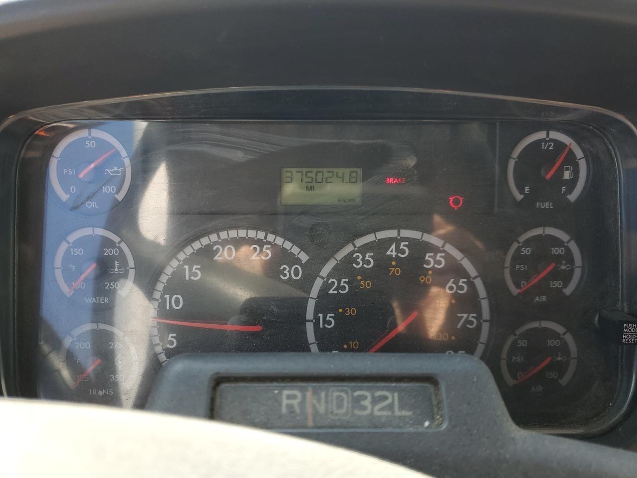 Lot #3285656648 2009 FREIGHTLINER M2 106 MED