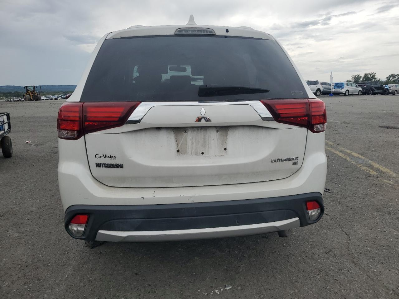 MITSUBISHI OUTLANDER SE
