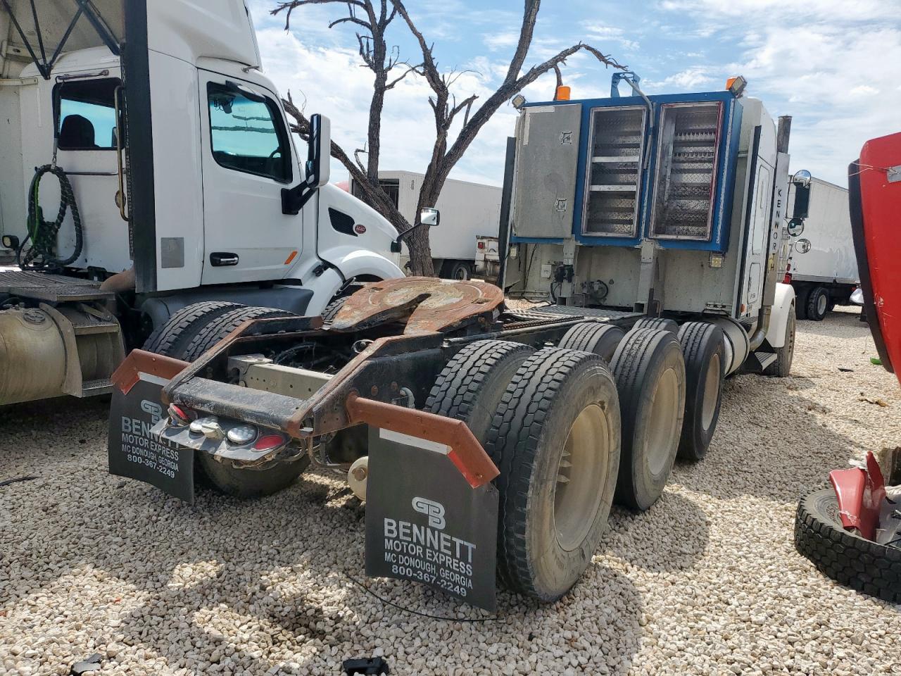 Lot #3254626178 2004 KENWORTH W900