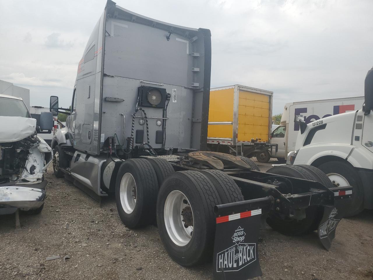 Lot #3263803681 2020 KENWORTH T680