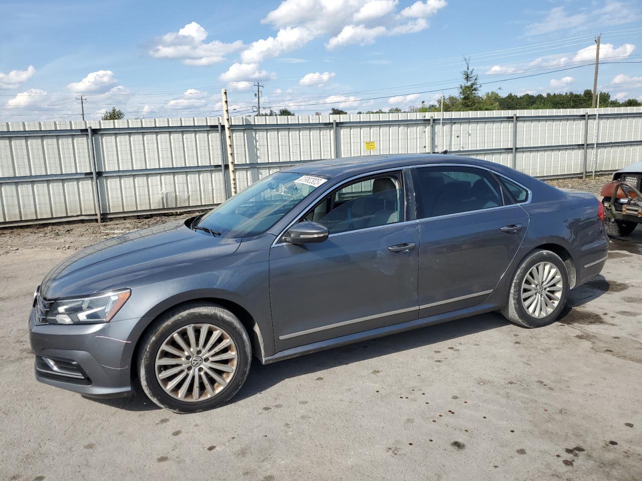 VOLKSWAGEN PASSAT SE