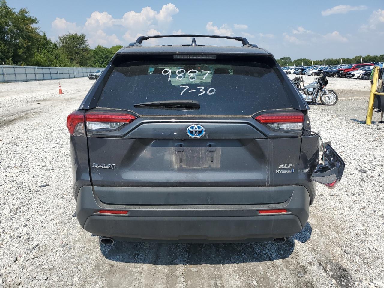 TOYOTA RAV4 XLE PREMIUM