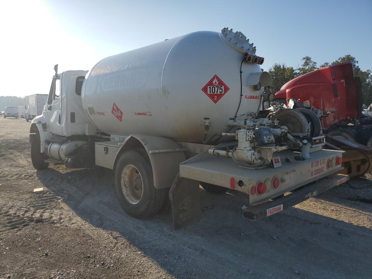 Lot #3274670830 2016 INTERNATIONAL 4000 4300