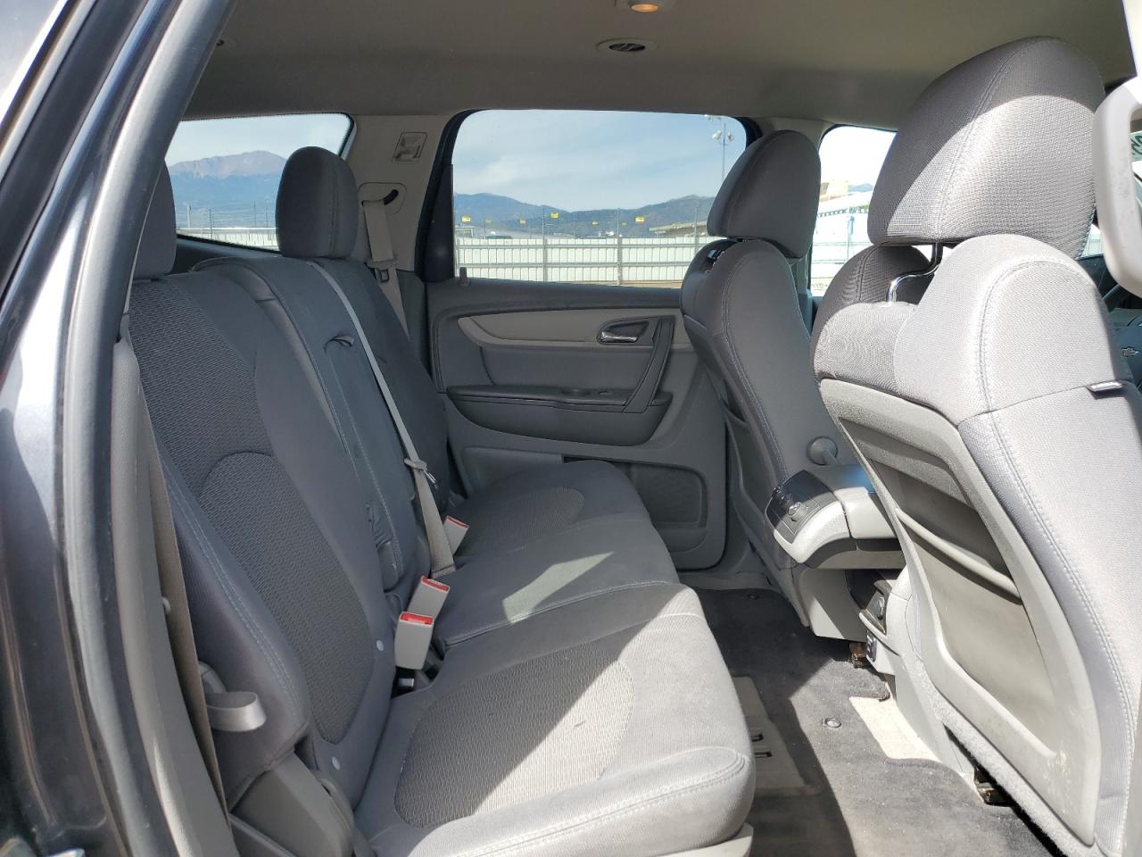 CHEVROLET TRAVERSE LS