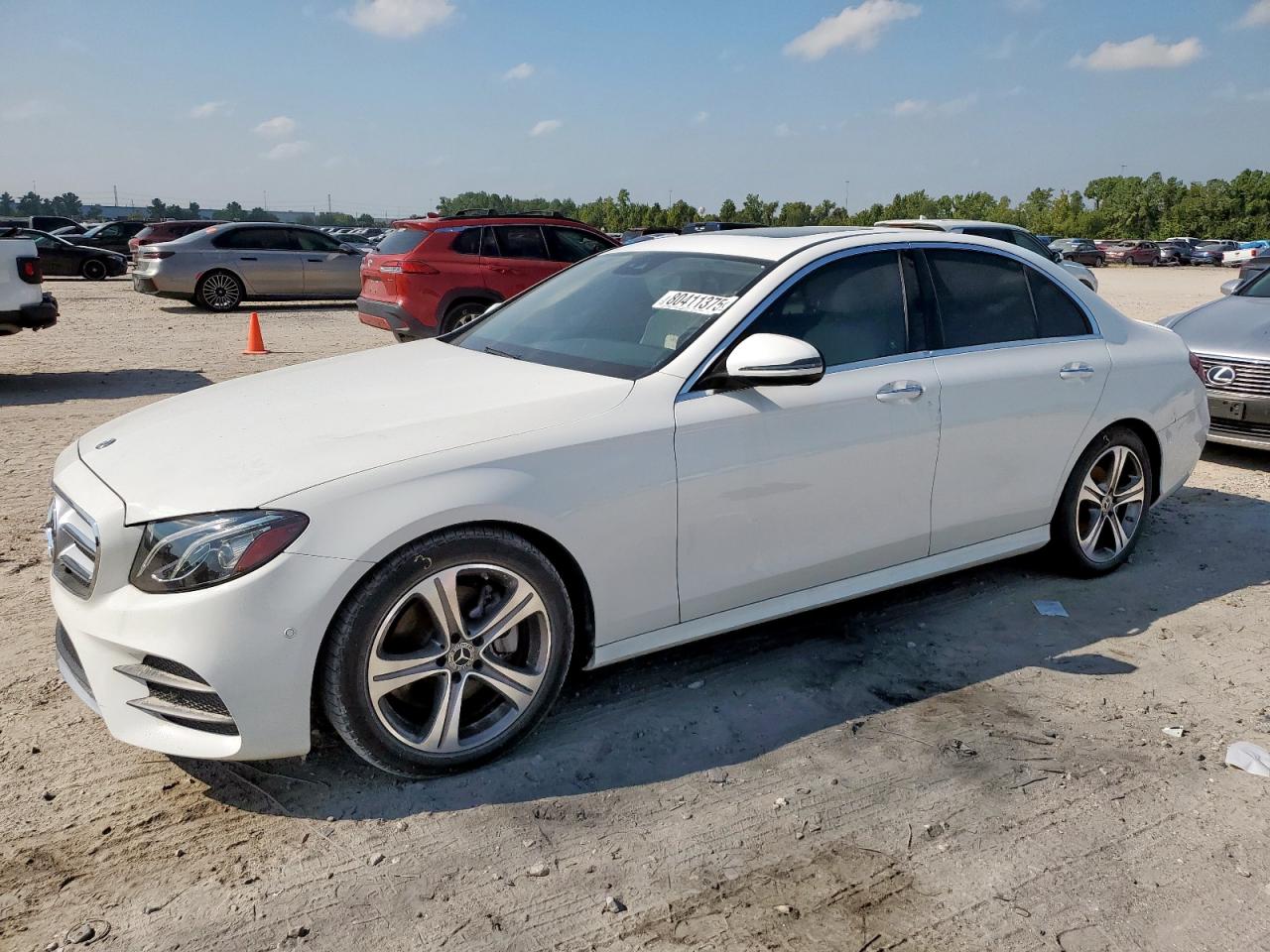 MERCEDES-BENZ E-CLASS 300