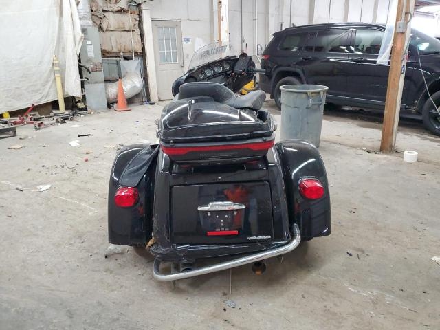 2017 HARLEY-DAVIDSON FLHTCUTG TRI GLIDE ULTRA 1HD1MAD1XHB860259
