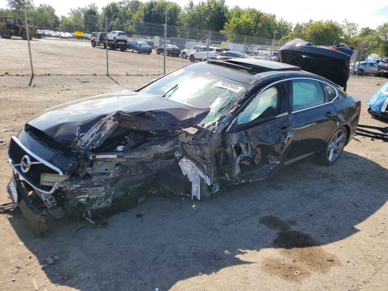 VOLVO S90 T5 MOMENTUM