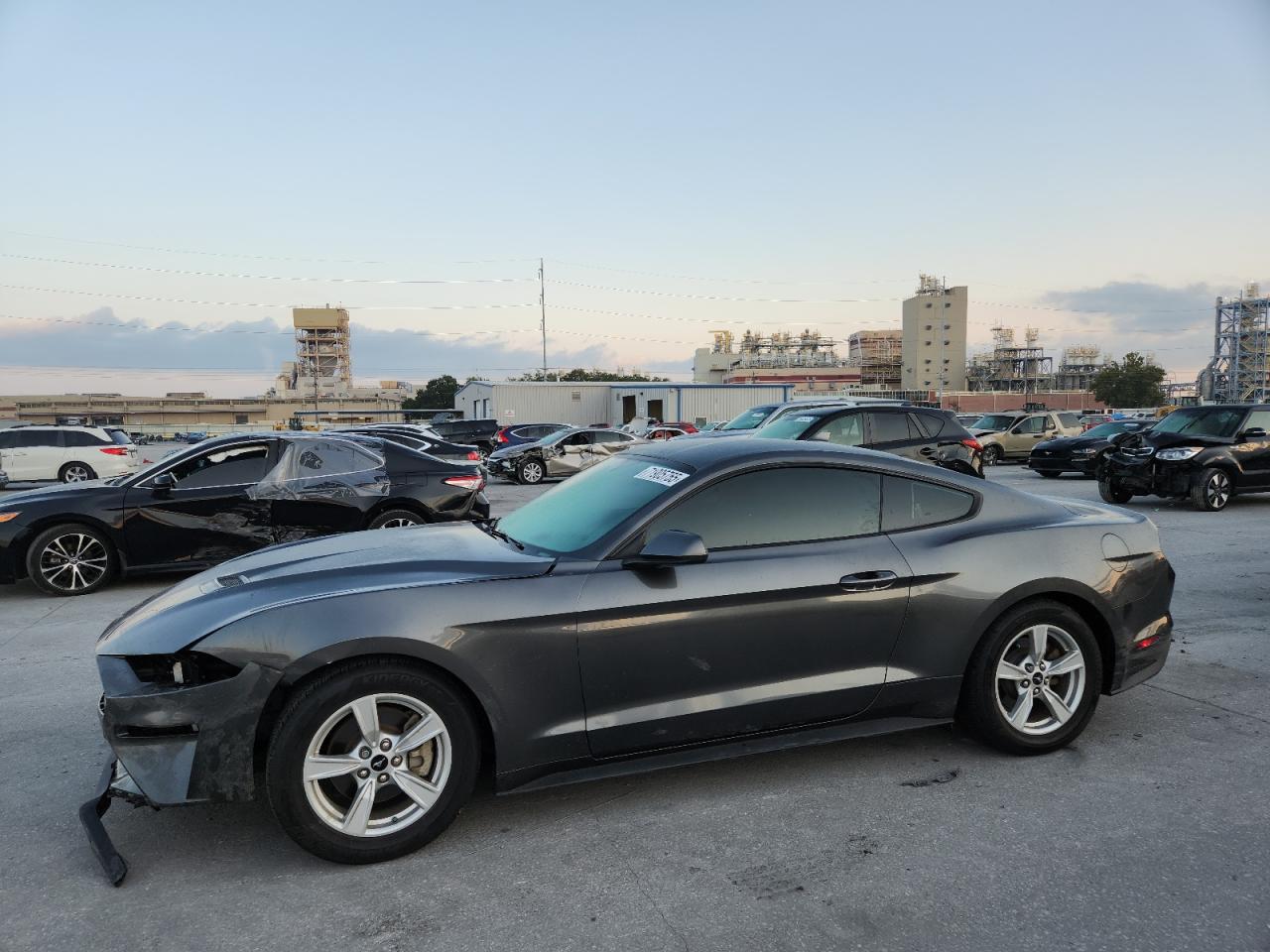 FORD MUSTANG