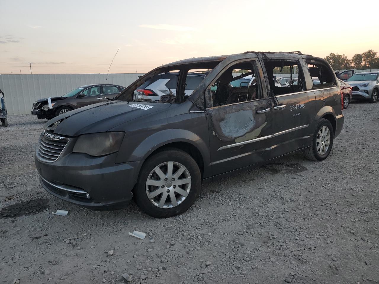 CHRYSLER TOWN & COUNTRY TOURING