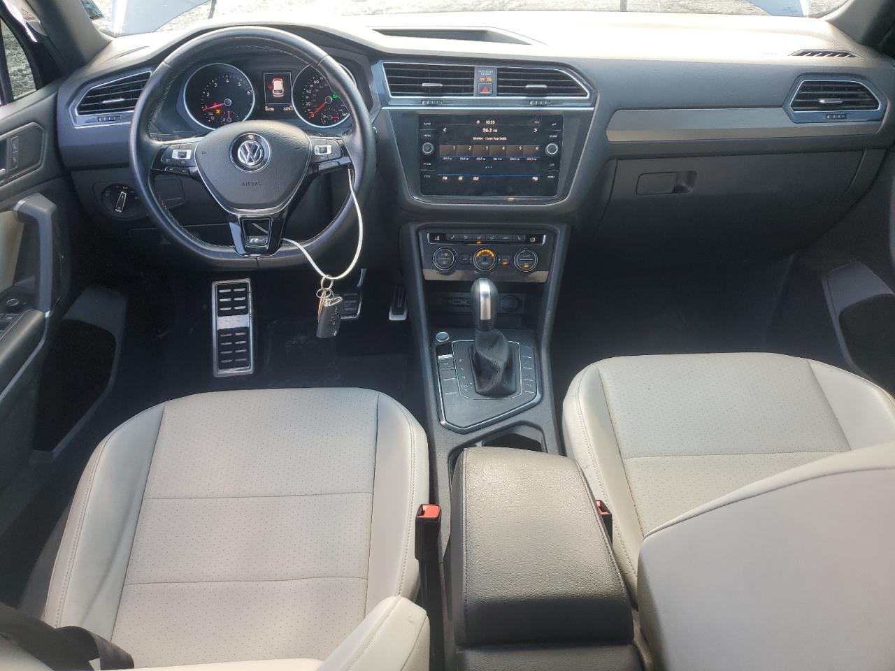 VOLKSWAGEN TIGUAN SE