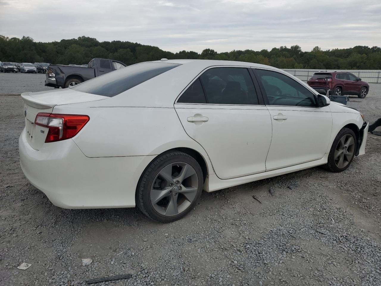 TOYOTA CAMRY BASE
