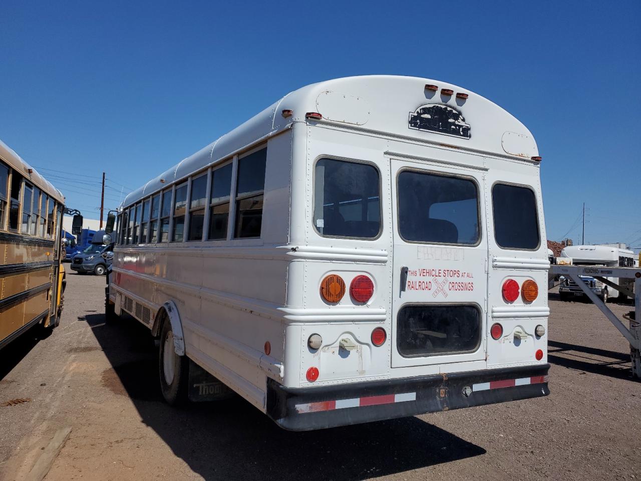 Lot #3301908449 2001 INTERNATIONAL 3000 3800