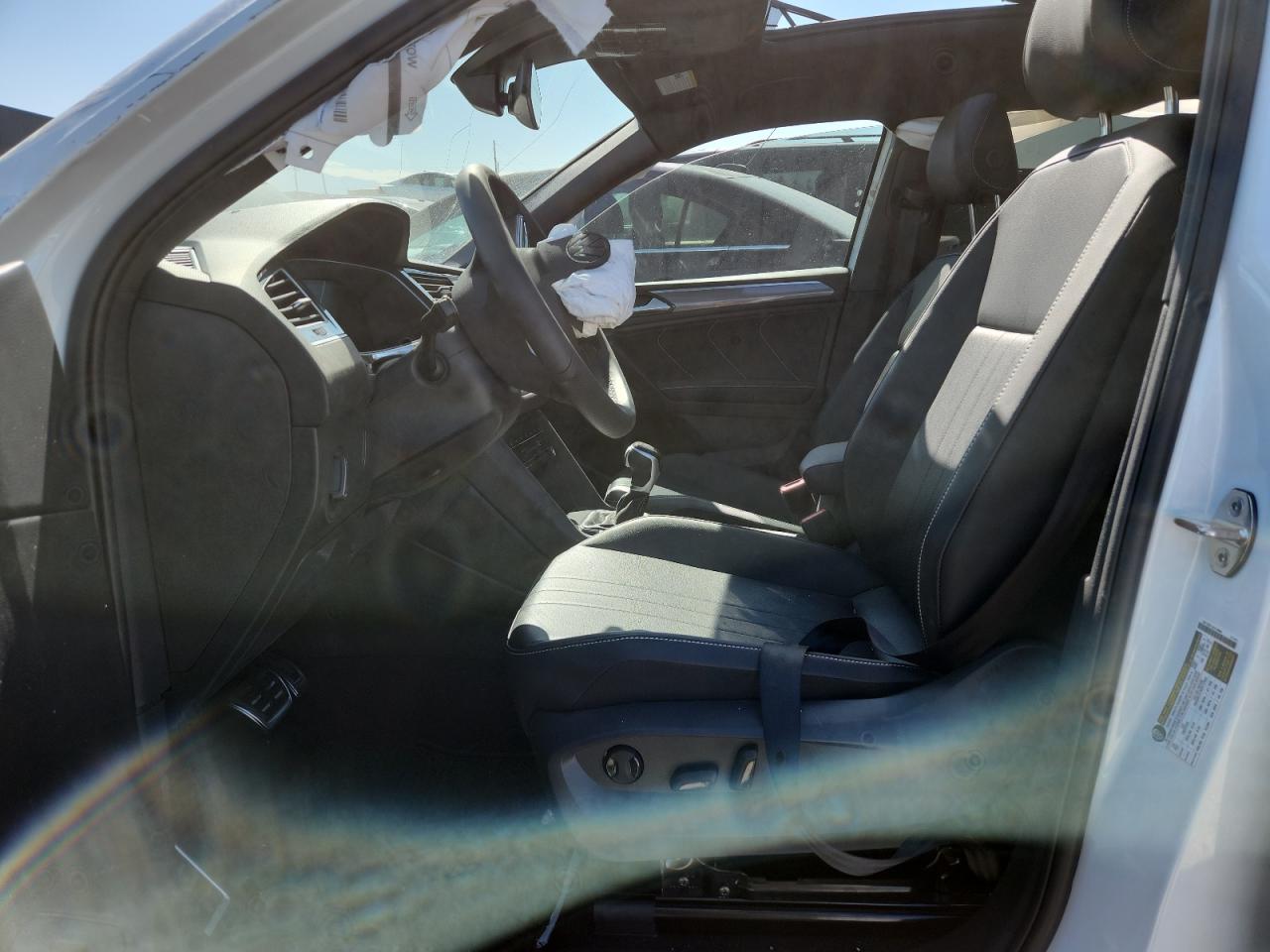 VOLKSWAGEN TIGUAN SE R-LINE BLACK