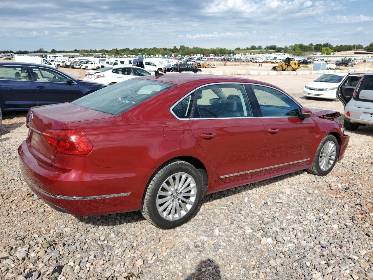 VOLKSWAGEN PASSAT SE