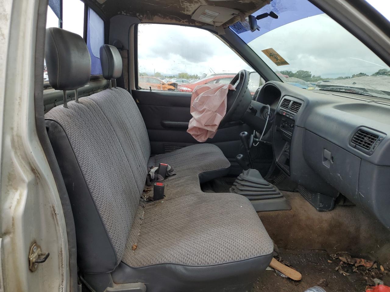 Lot #3276429714 1996 NISSAN TRUCK XE