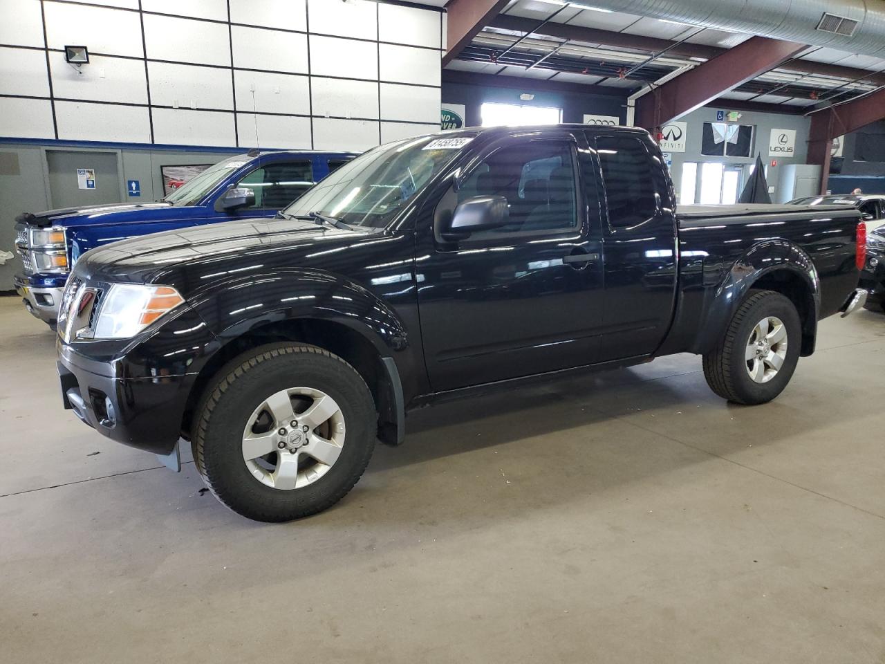 NISSAN FRONTIER SV