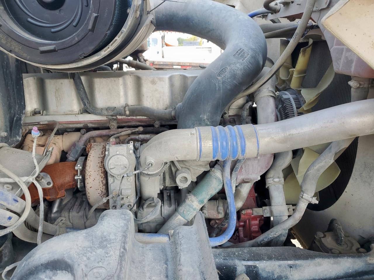 Lot #3315990080 2013 MACK 700 GU700