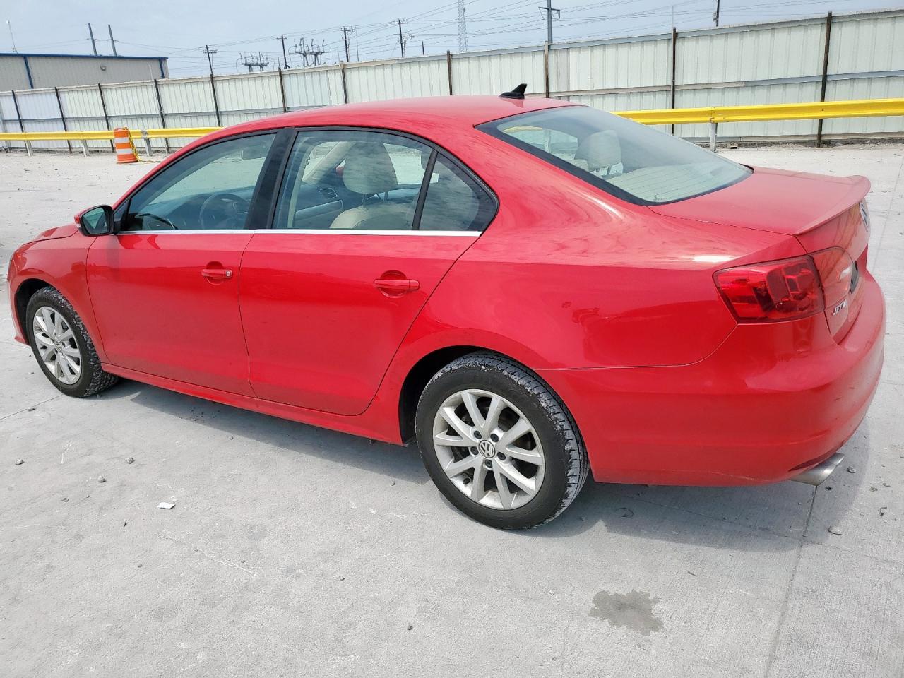 VOLKSWAGEN JETTA SE