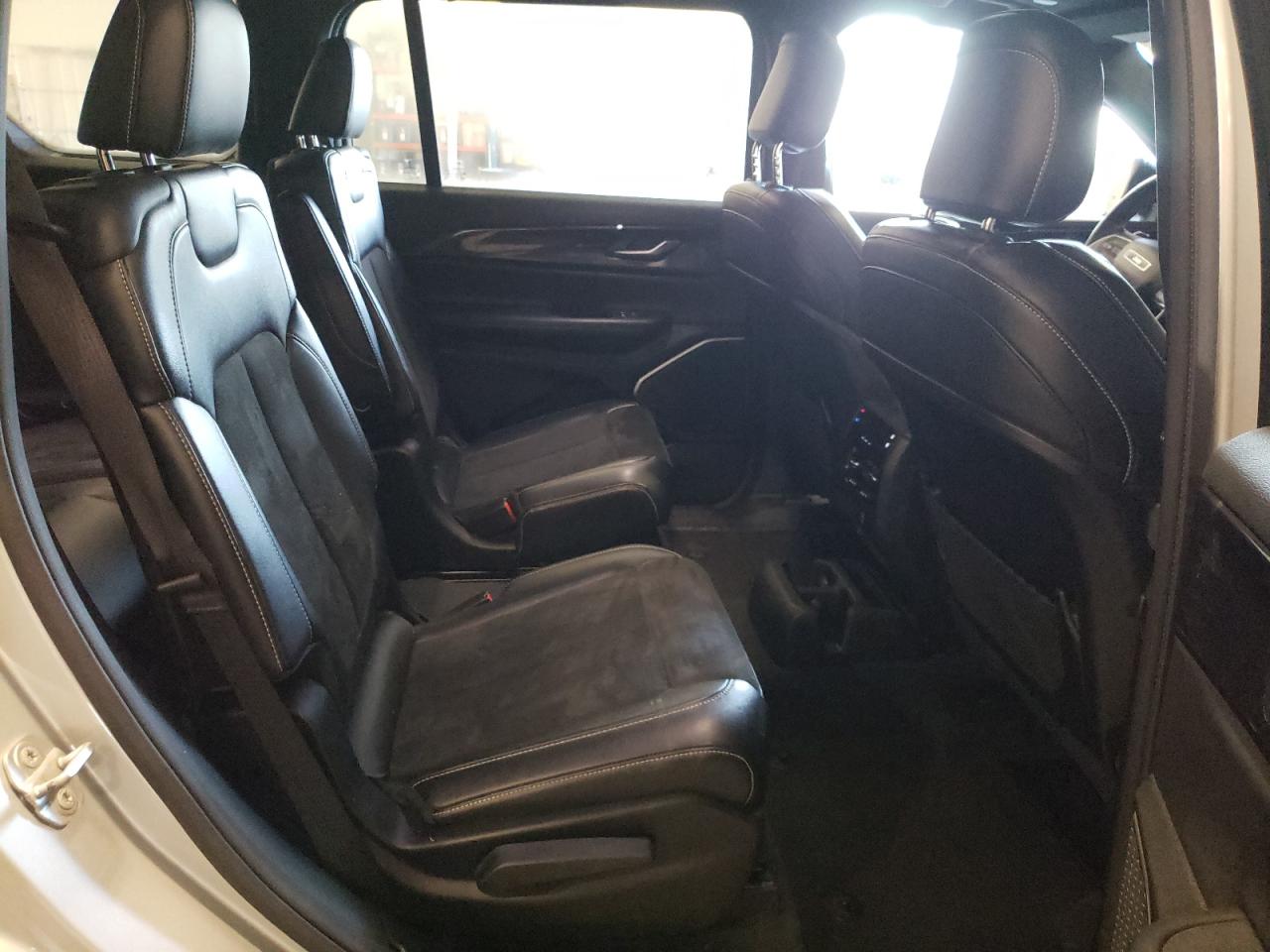 JEEP GRAND CHEROKEE L LAREDO