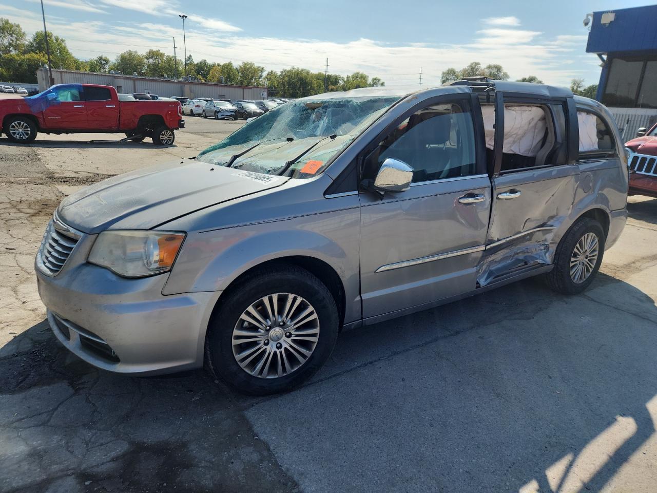  Salvage Chrysler Minivan