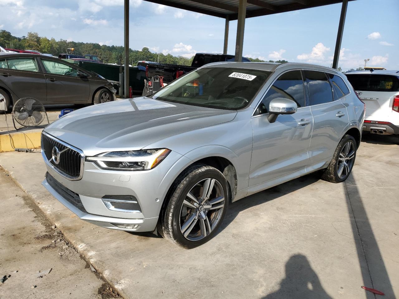 VOLVO XC60 T6 MOMENTUM