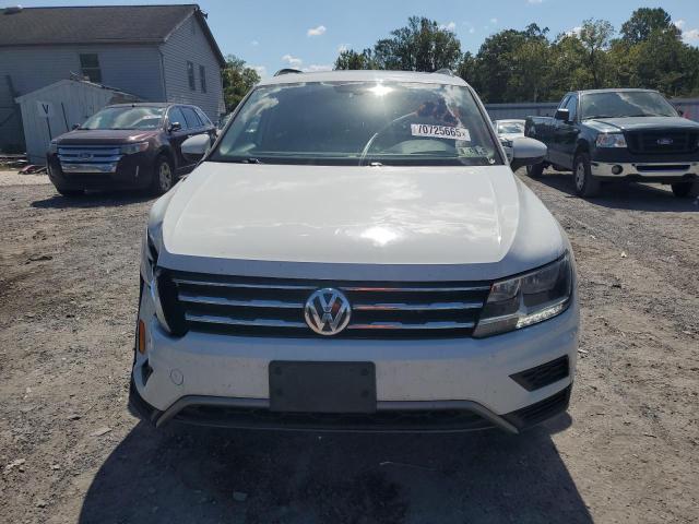 2018 VOLKSWAGEN TIGUAN SE 3VV2B7AX2JM130384