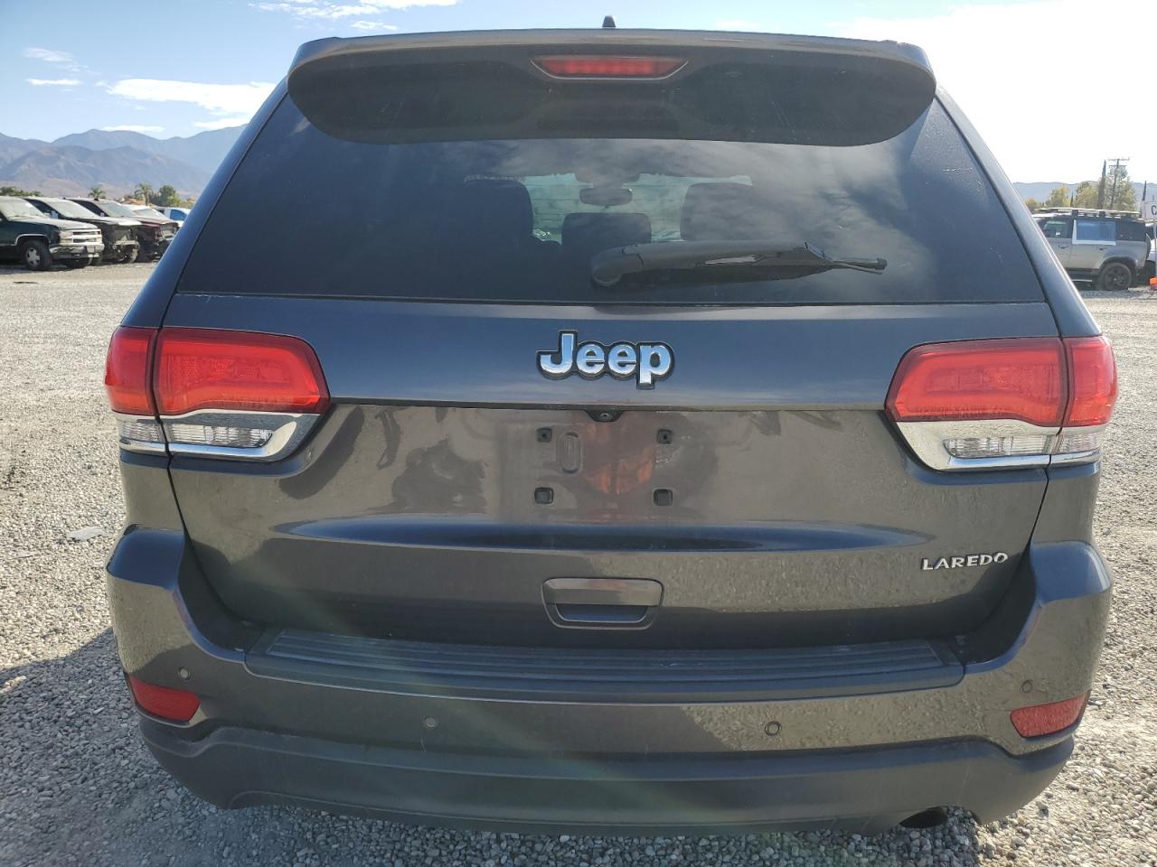 JEEP GRAND CHEROKEE LAREDO