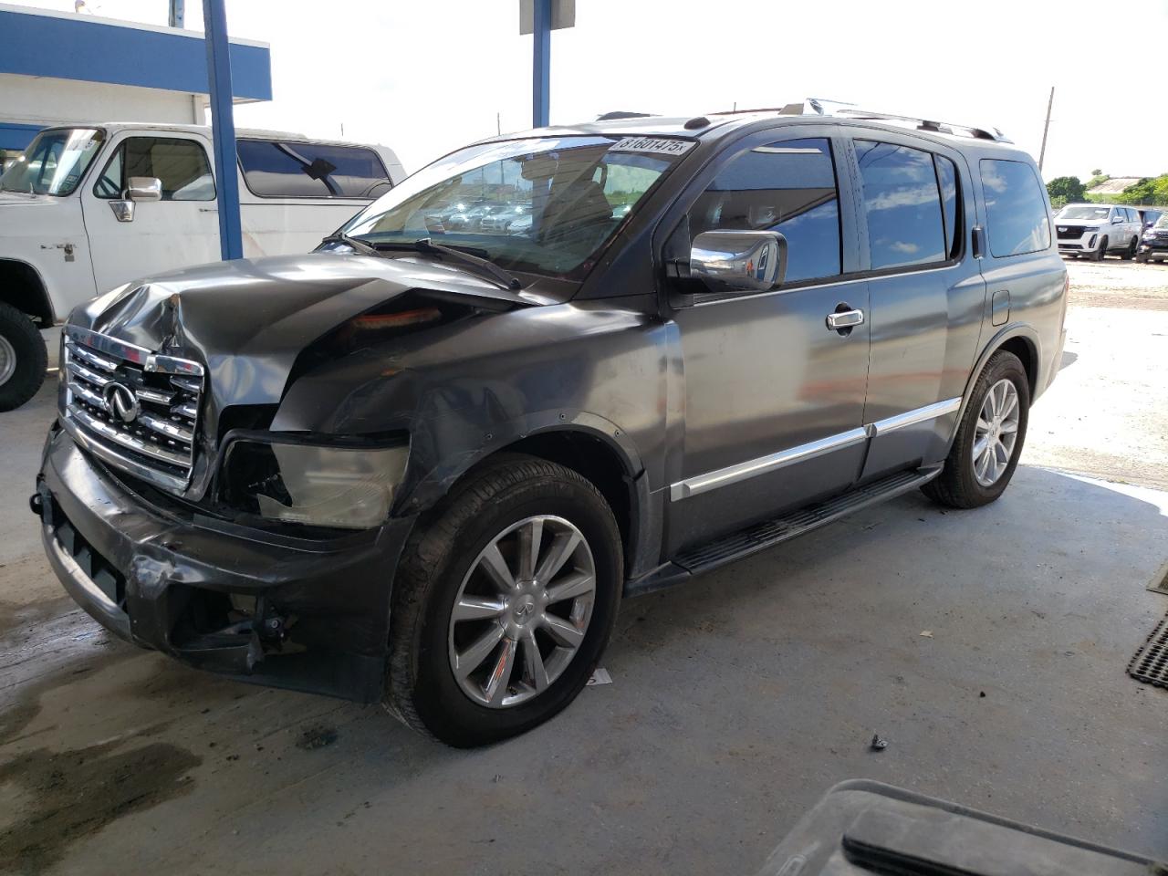 INFINITI QX56
